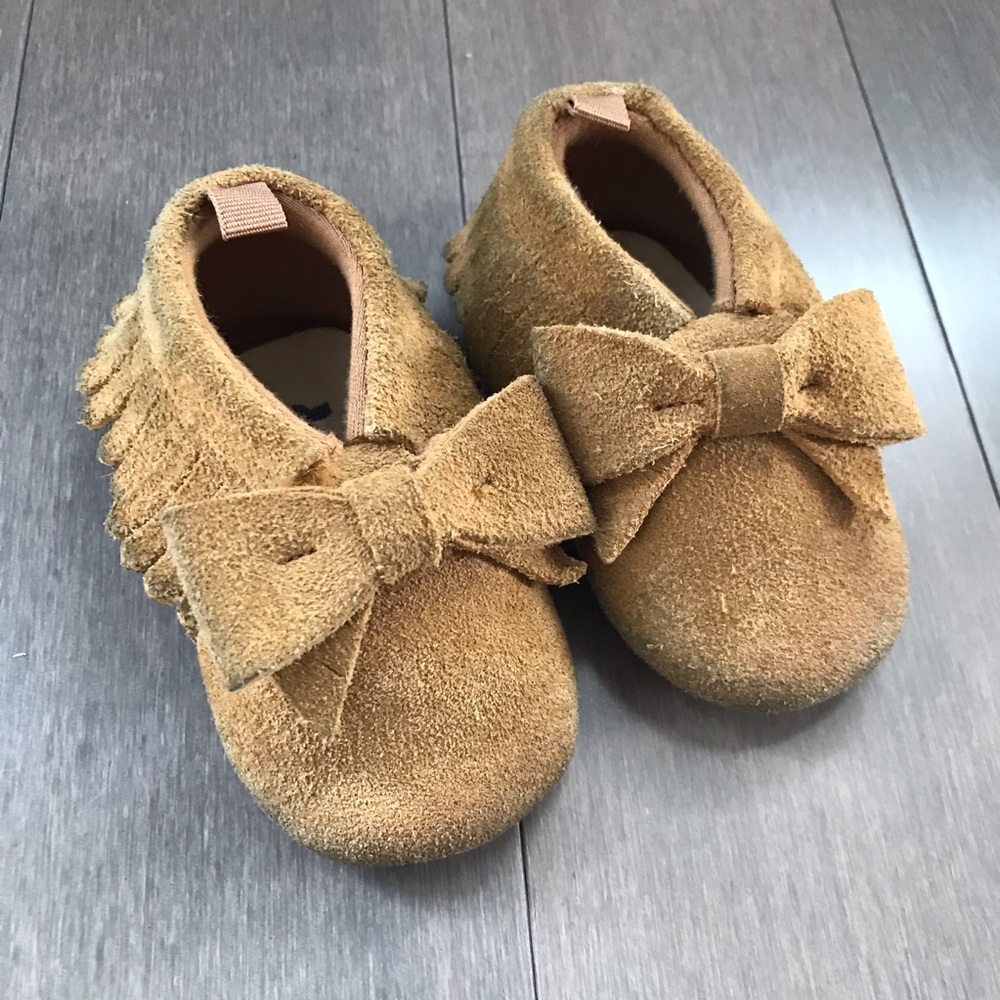 Beautiful baby GAP shoes! Warm and comfy 🥰